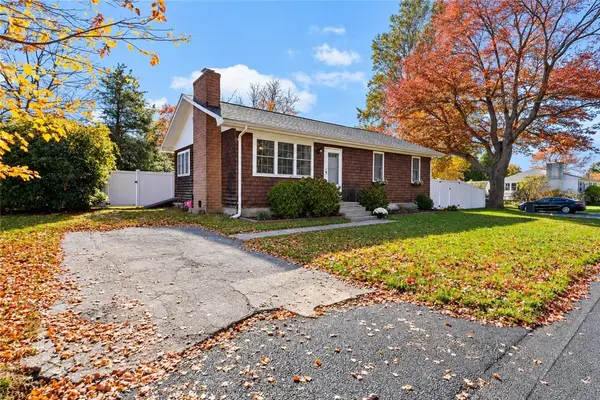 6 Azalea Road, Narragansett, RI 02882