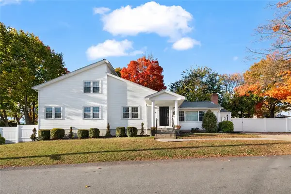 14 Cumberland Street, Cumberland, RI 02864