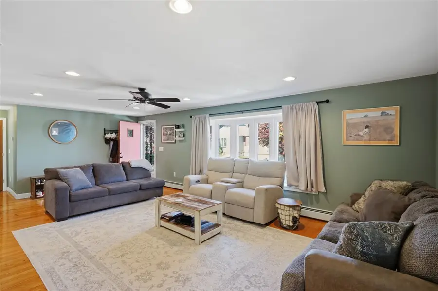 16 Wakefield Avenue, Cranston, RI 02920 - #2
