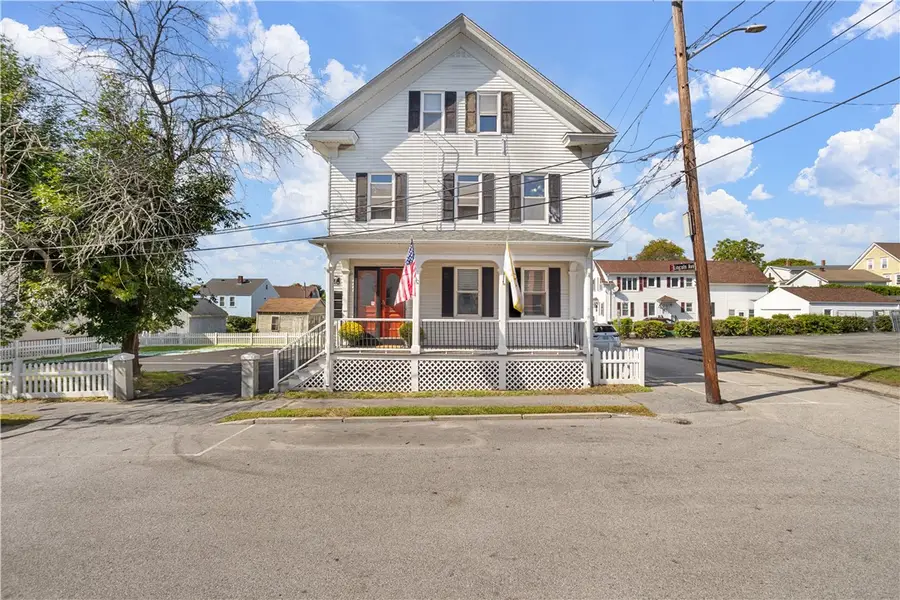 37 Lincoln Avenue #1, Bristol, RI 02809 - #2