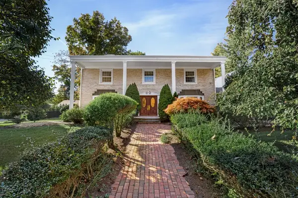 7 Thomas Drive, Lincoln, RI 02865