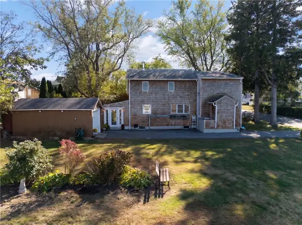 121 Holliston Avenue, Portsmouth, RI 02871