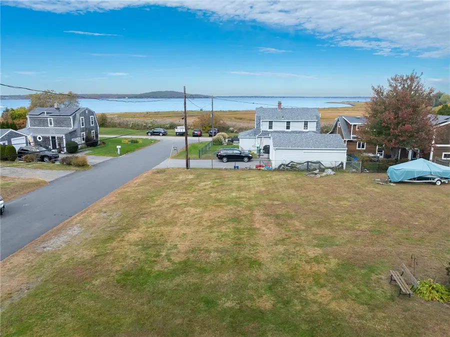 121 Holliston Avenue, Portsmouth, RI 02871 - #2