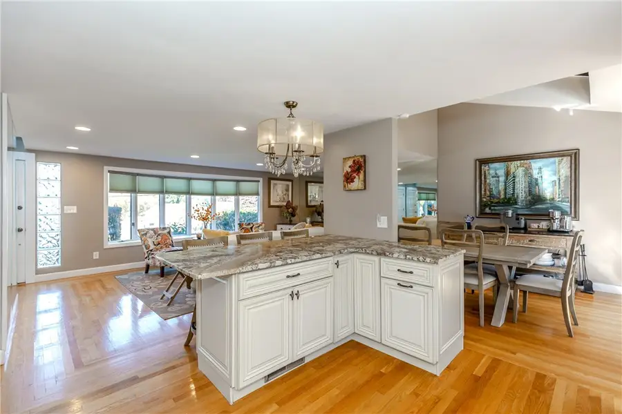 222 Glen Hills Drive, Cranston, RI 02920 - #3