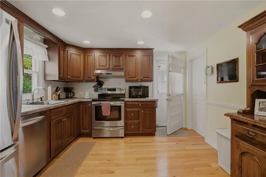 91 Duchess Street, Warwick, RI 02886 - #3