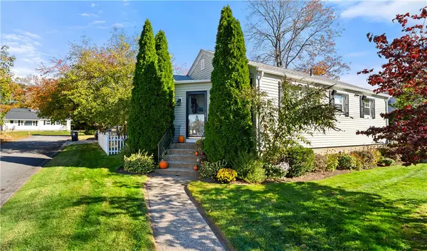 10 Washakie Avenue, North Providence, RI 02911