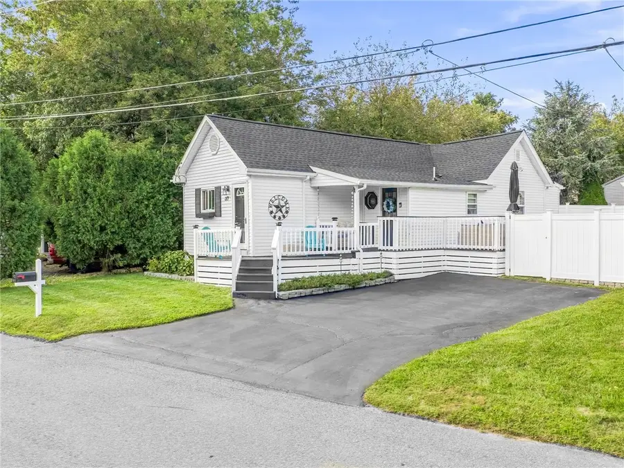 37 Oxford Avenue, Warwick, RI 02889 - #2