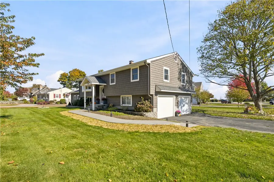 570 Middle Road, Portsmouth, RI 02871 - #2