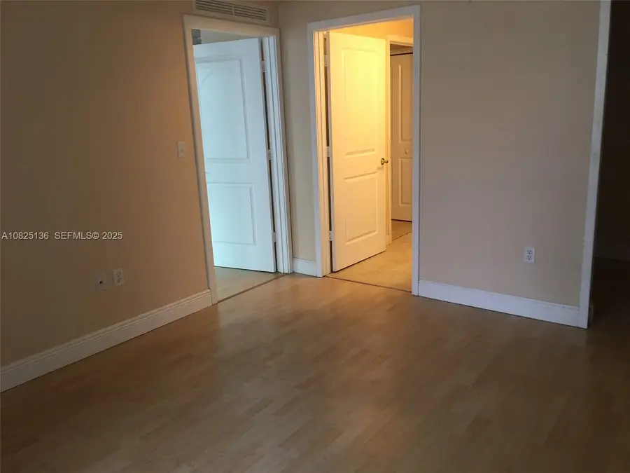 170 SE 14th Street #1407, Miami, FL 33131 - #3