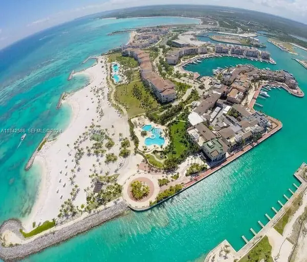 . Condominio Fundadores Marina Cap Cana #Penthouse, , FL 