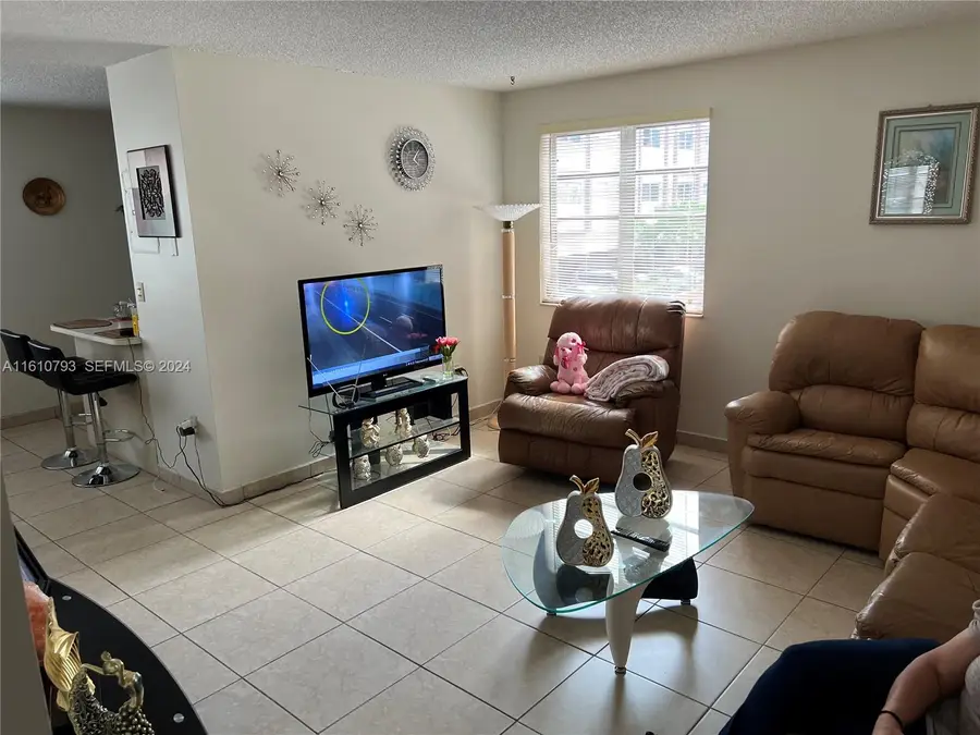 325 Nw 72av #206, Miami, FL 33126 - #2
