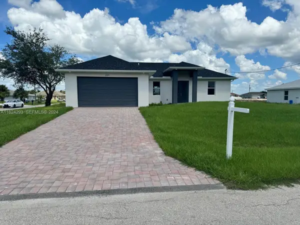 2044 Crawford Avenue N, Lehigh Acres, FL 33971
