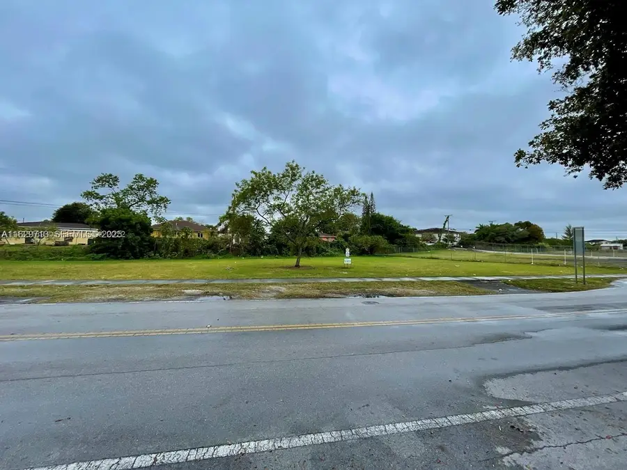 1895 NW 75 Street, Miami, FL 33147 - #2