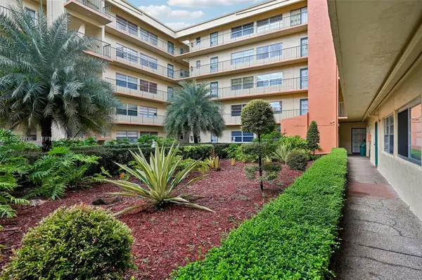 4525 W 20 Avenue #123, Hialeah, FL 33012