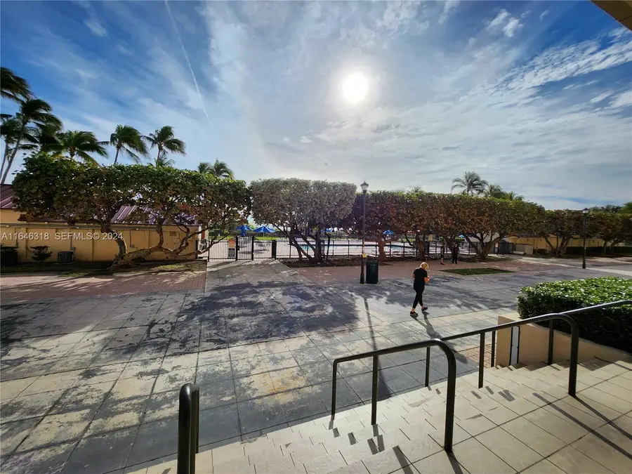 2555 Collins Avenue #306, Miami Beach, FL 33140 - #3