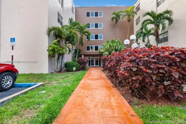 6960 Miami Gardens Drive #2525, Hialeah, FL 33015