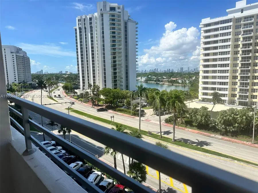 5555 Collins Avenue #8Z, Miami Beach, FL 33140 - #3