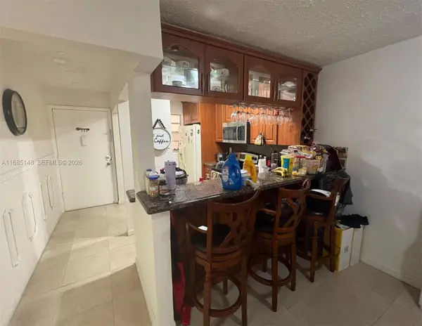 6055 W 19th Avenue #318, Hialeah, FL 33012
