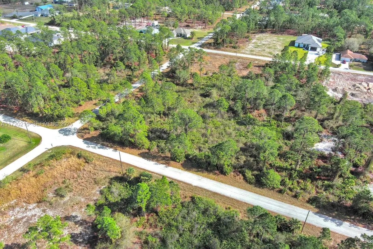 1020 Lake Avenue, Lehigh Acres, FL 33972 - #1