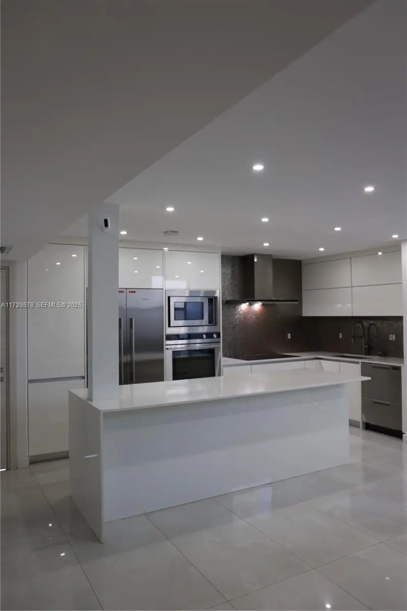 20291 NE 30th Avenue #PH24, Aventura, FL 33180 - #2