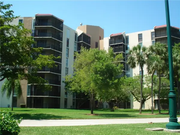 3101 N Country Club Drive #306, Aventura, FL 33180