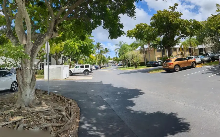 917 NE 199th Street #206, Miami, FL 33179 - #3