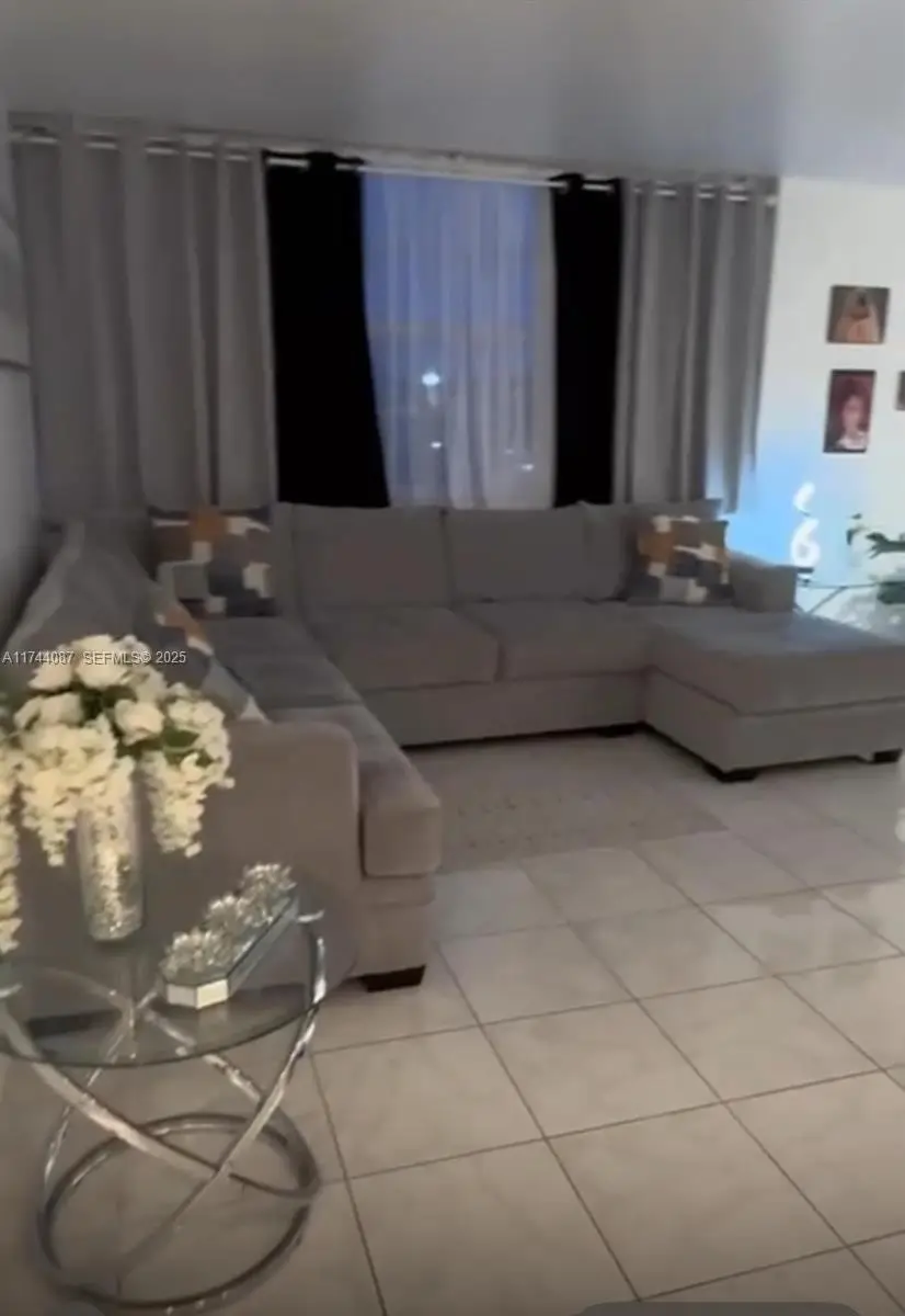 Address Withheld By Seller, Miami, FL 33179 - #2