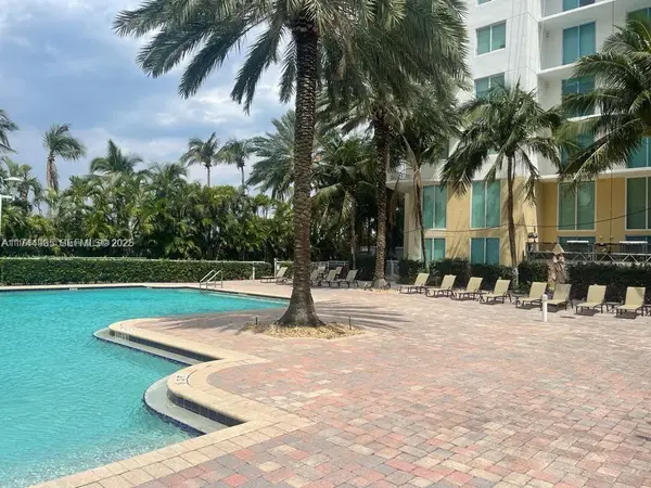 1755 E Hallandale Beach Boulevard #MEZ7E, Hallandale Beach, FL 33009