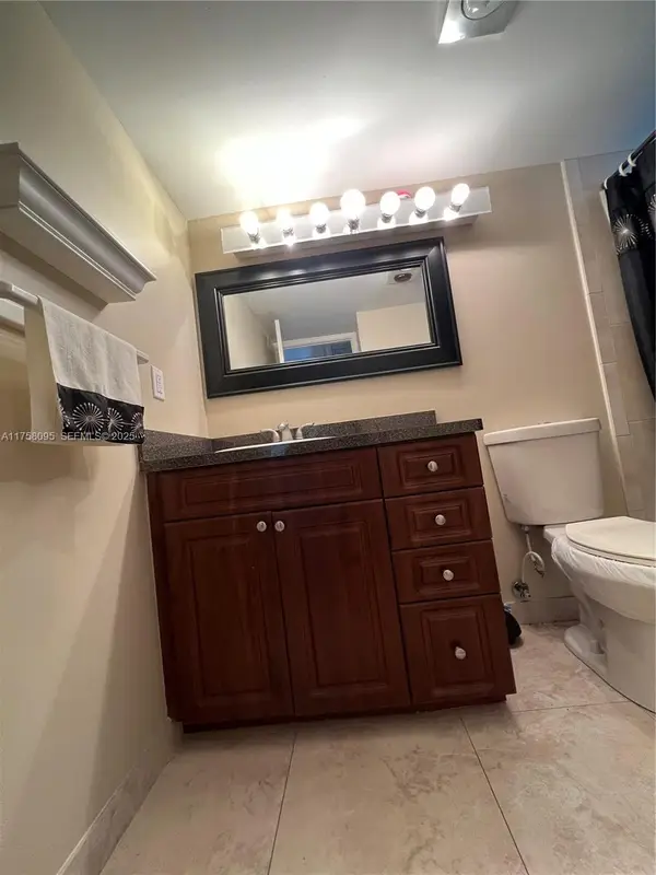 2562 N Garden Drive #N 301, Lake Worth, FL 33461