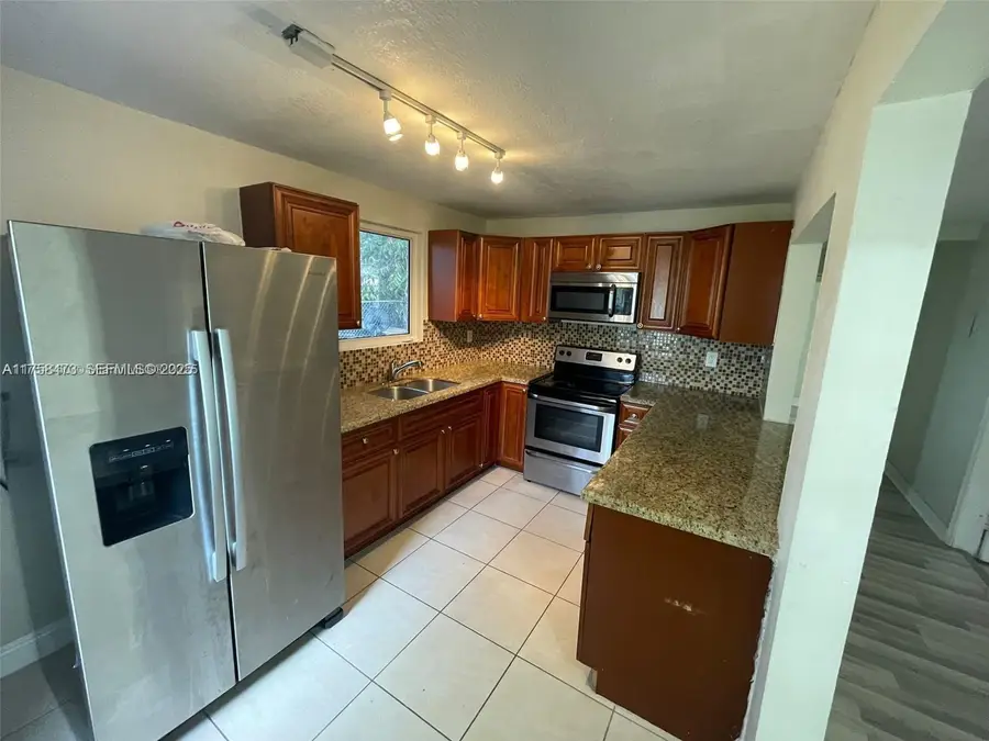 4896 SW 28th Terrace, Dania Beach, FL 33312 - #3