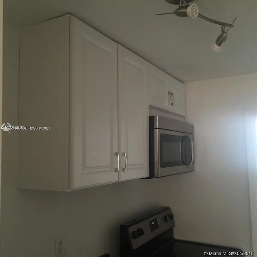 918 Jefferson Avenue #2, Miami Beach, FL 33139 - #3