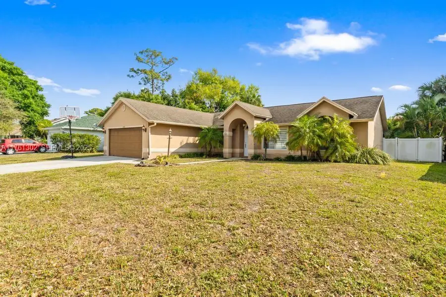 155 Kings Way, Royal Palm Beach, FL 33411 - #2