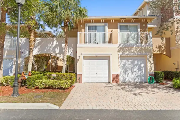 4650 SW 75th Way, Davie, FL 33314