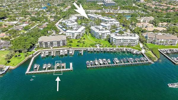 1015 Bay Colony Drive S #& Slip 17, Juno Beach, FL 33408