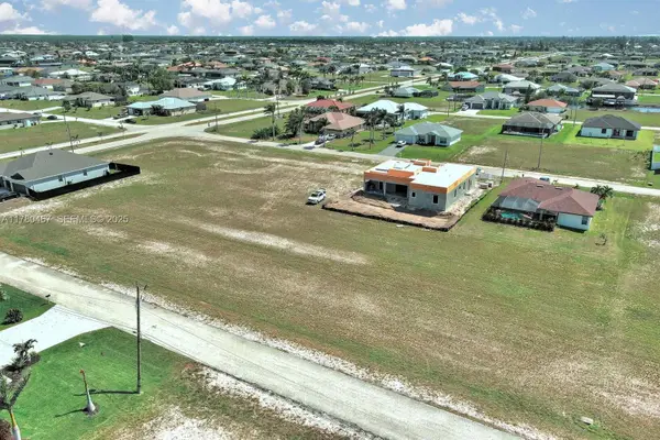 1037 NW 37th Place, Cape Coral, FL 33993