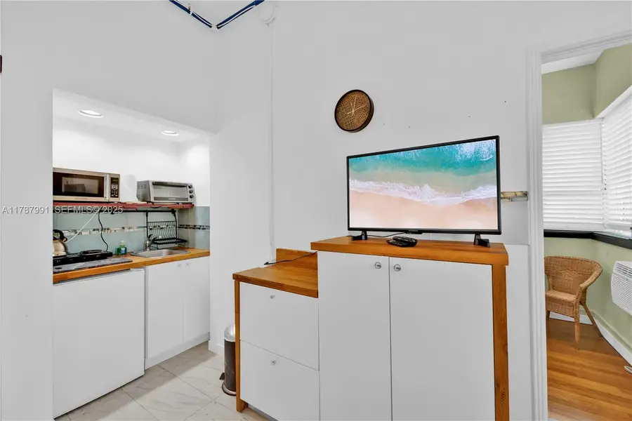 255 W 24th Street #136, Miami Beach, FL 33140 - #3