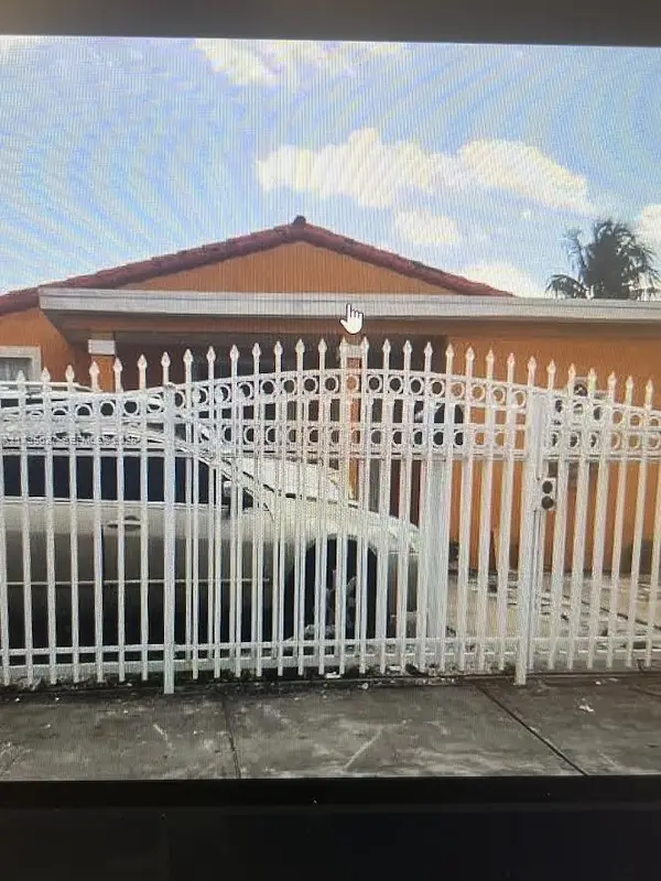 240 E 39th Street, Hialeah, FL 33013