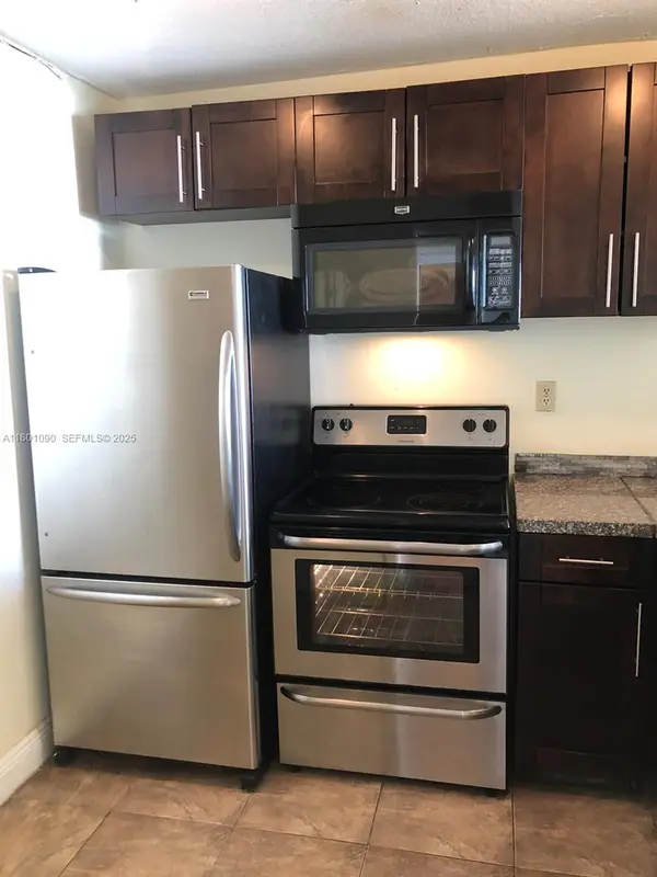 492 NW 165th St Road #C514, Miami, FL 33169