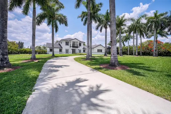 5121 SW 210th Terrace, Southwest Ranches, FL 33332