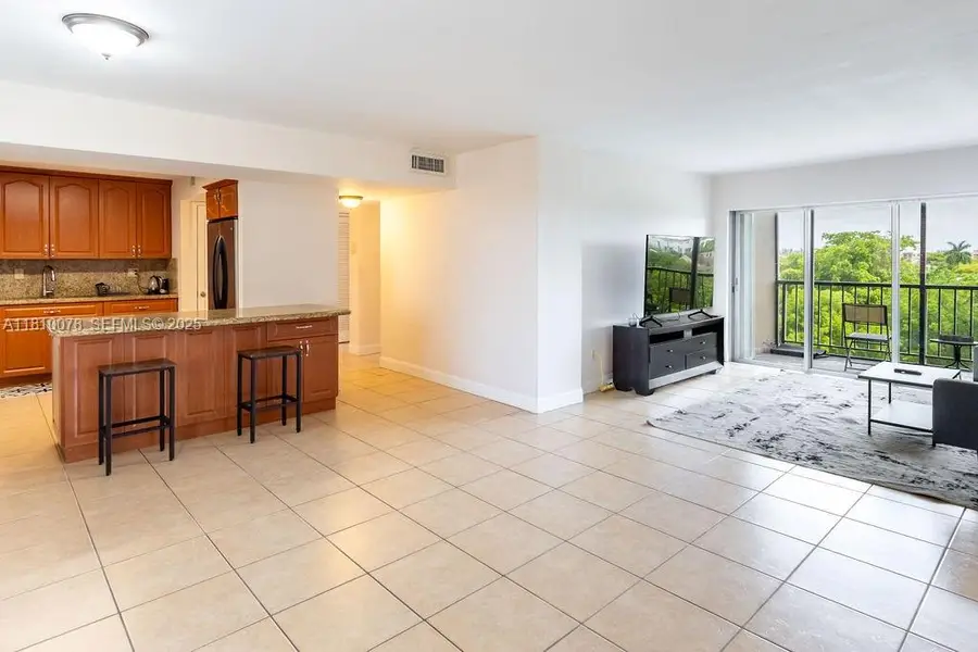 9110 Fontainebleau Boulevard #502, Miami, FL 33172 - #3
