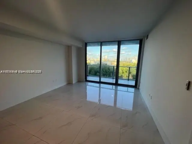 16385 Biscayne Boulevard #820, North Miami Beach, FL 33160 - #1