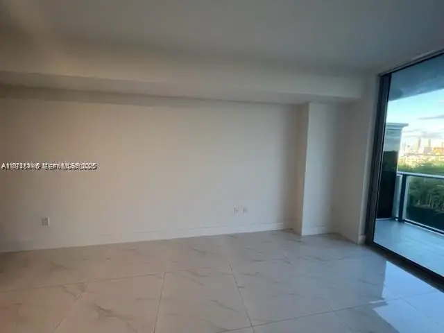 16385 Biscayne Boulevard #820, North Miami Beach, FL 33160 - #3
