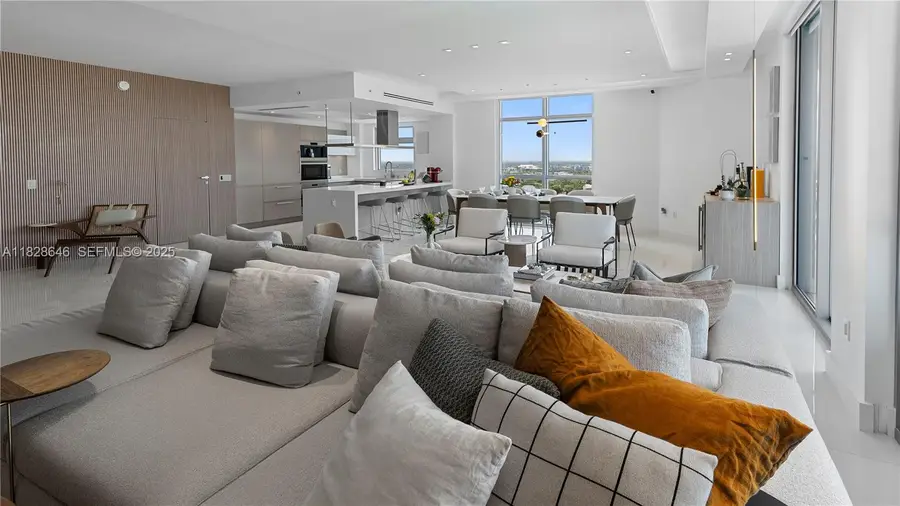 17301 Biscayne Boulevard #2102, North Miami Beach, FL 33160 - #2