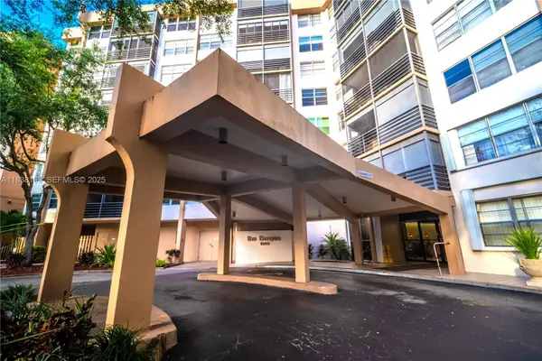 1300 Saint Charles Place #613, Pembroke Pines, FL 33026