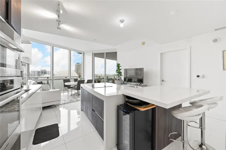 851 NE 1st Avenue #1410, Miami, FL 33132 - #2