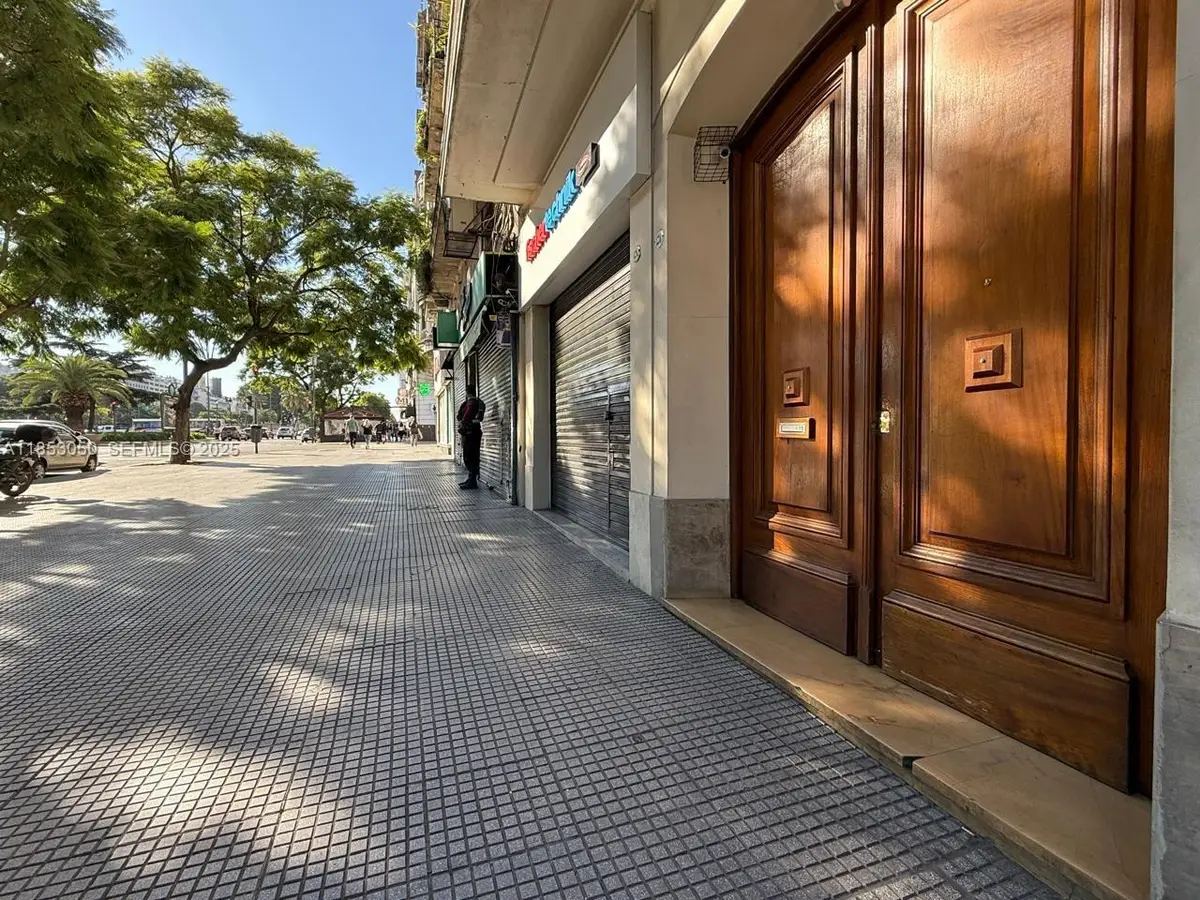 128 Bernardo De Irigoyen Montserrat #7, City Unavailable, FL  - #1