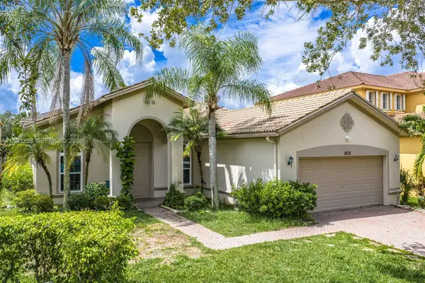 19138 Stonebrook Street, Weston, FL 33332