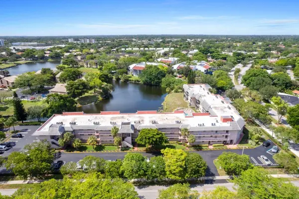 2850 Forest Hills Boulevard #114, Coral Springs, FL 33065