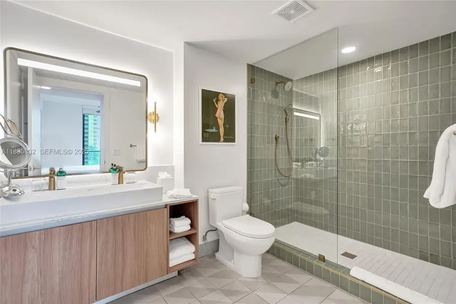 159 NE 6th Street #3302, Miami, FL 33132 - #3