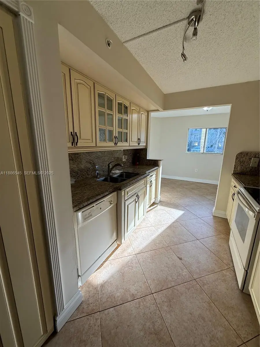 900 SW 142nd Avenue #101L, Pembroke Pines, FL 33027 - #3